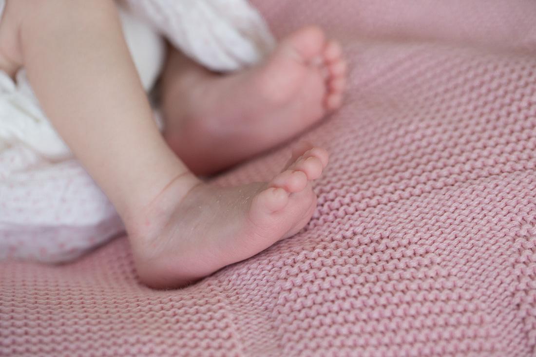 karin-haupt-fotografie-donauwoerth-harburg-neugeborenen-shooting-julia-02