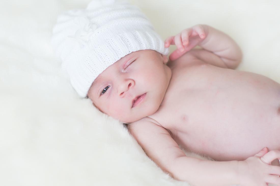 karin-haupt-fotografie-donauwoerth-harburg-neugeborenen-shooting-julia-03