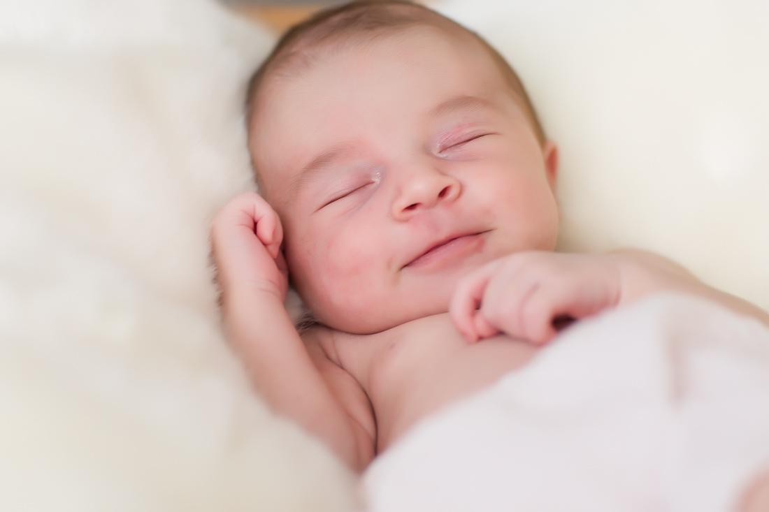 karin-haupt-fotografie-donauwoerth-harburg-neugeborenen-shooting-julia-05