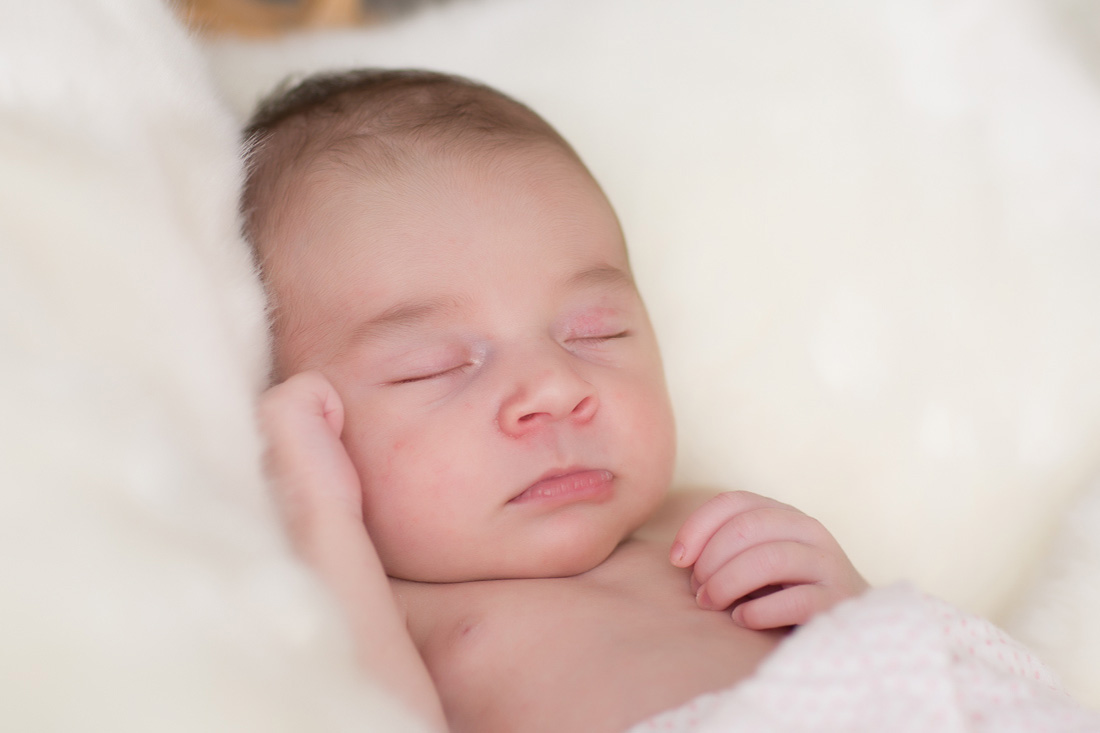 karin-haupt-fotografie-donauwoerth-harburg-neugeborenen-shooting-julia-06