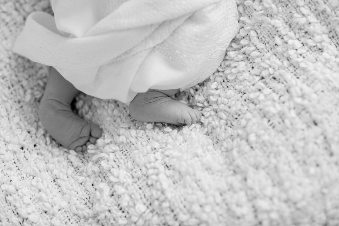 karin-haupt-fotograf-donauwoerth-harburg-neugeborenen-shooting-leonie-4