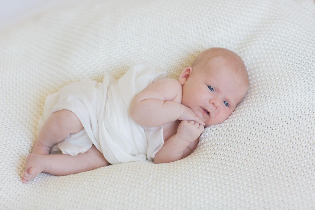karin-haupt-fotograf-donauwoerth-harburg-neugeborenen-shooting-leonie-6