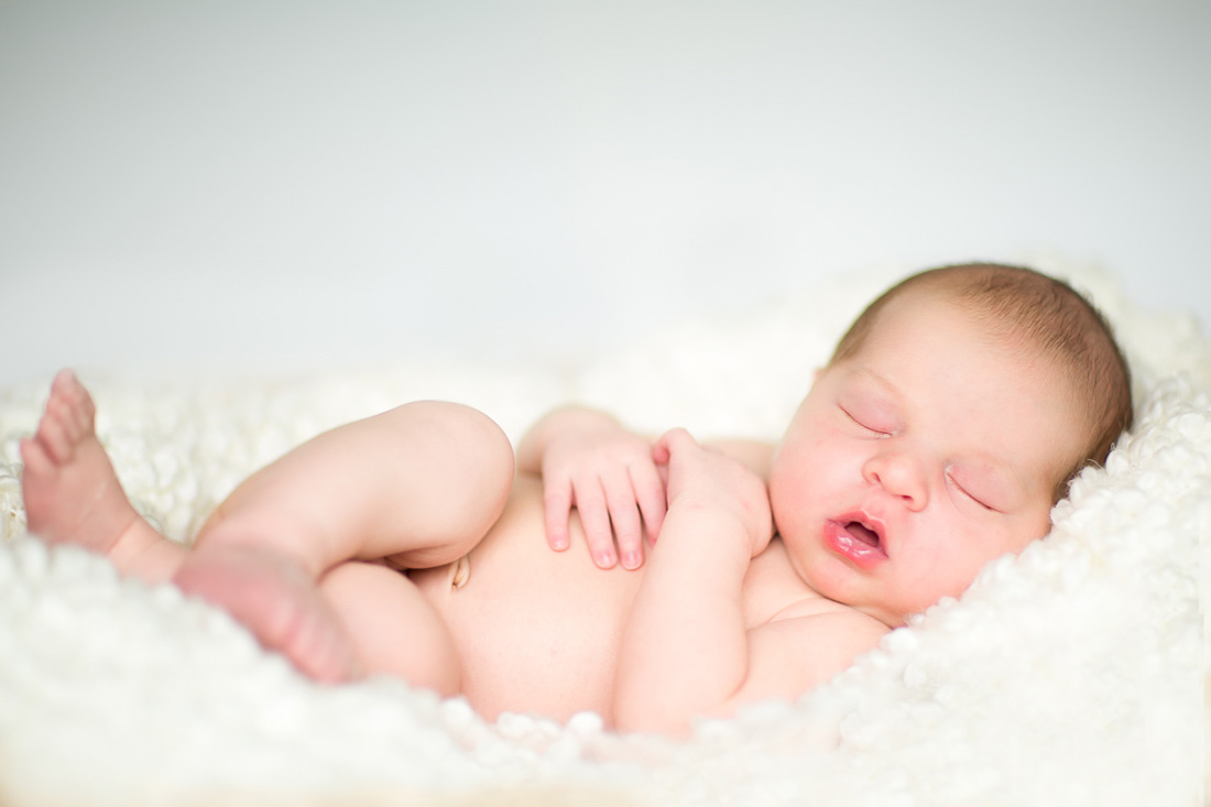 karin-haupt-fotografie-donauwoerth-harburg-neugeborenen-shooting-max-5