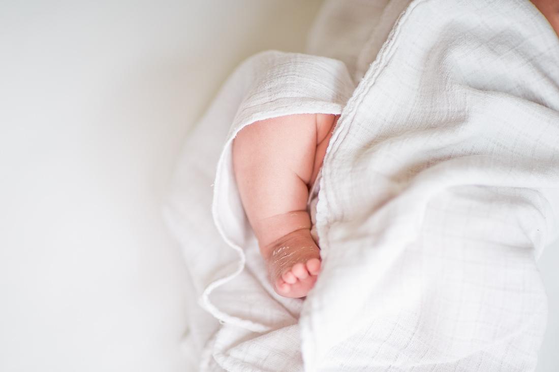 karin-haupt-fotografie-donauwoerth-harburg-neugeborenen-shooting-max-6