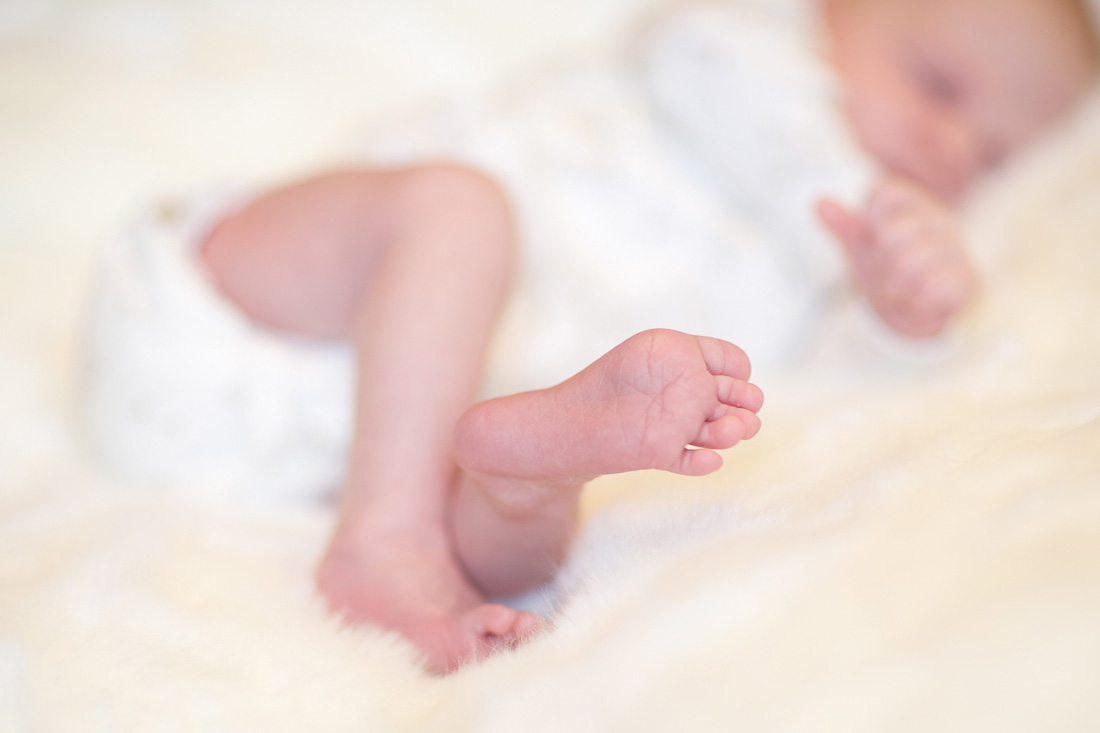 karin-haupt-fotografie-donauwoerth-harburg-neugeborenen-shooting-julia-2