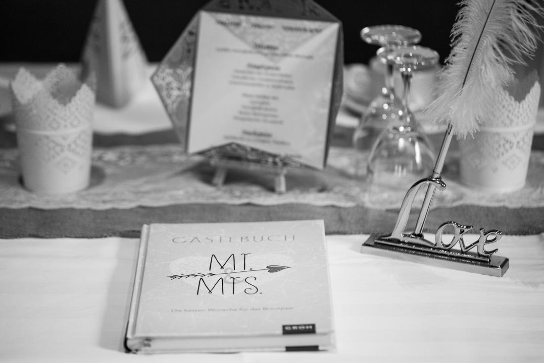 karin-haupt-fotografie-donauwoerth-harburg-hochzeit-michaela-pascal-23