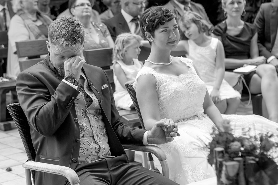 karin-haupt-fotografie-donauwoerth-harburg-hochzeit-michaela-pascal-09